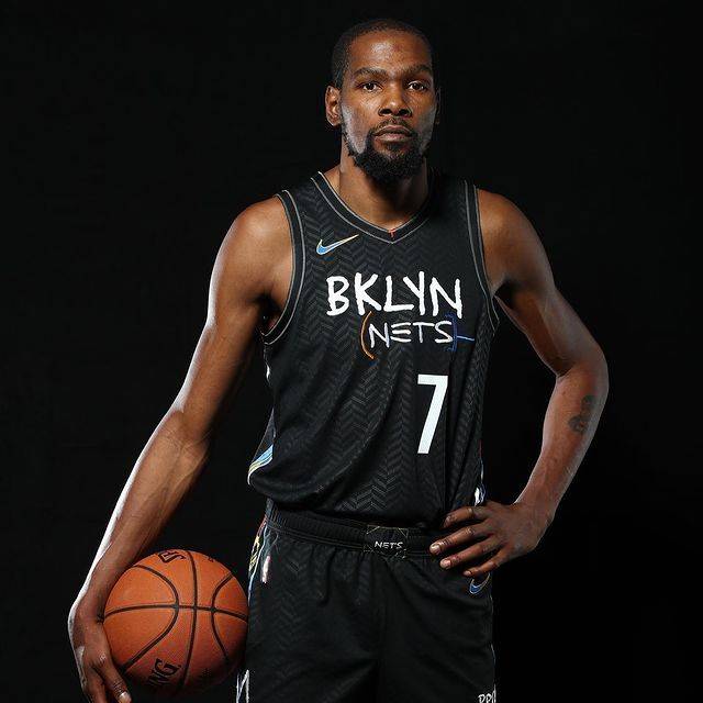 继续在国际 继续在国际