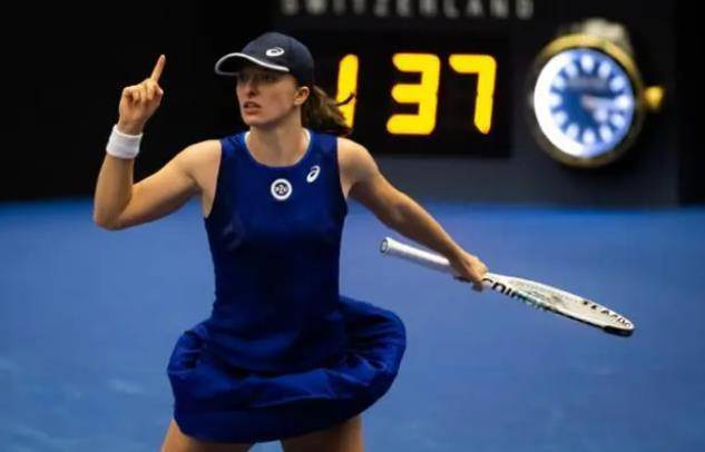 季后赛中迎 季后赛中迎