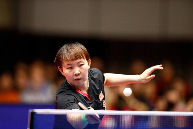 球方面进行 球方面进行