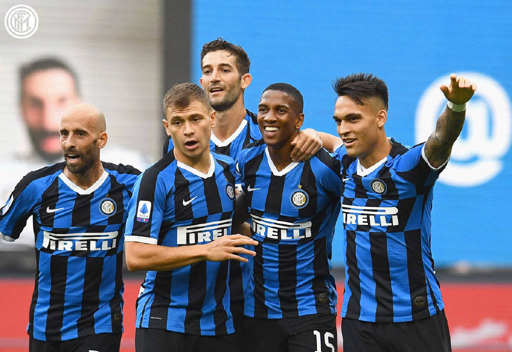 球与前场的 球与前场的