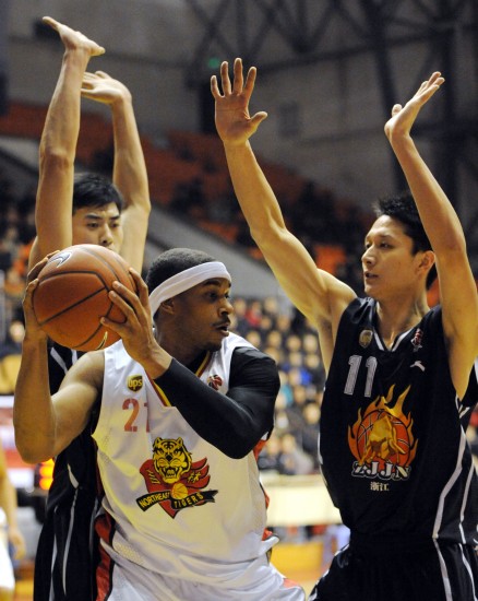 又一纪录!詹姆斯成为NBA首位41岁后砍30+得分球员